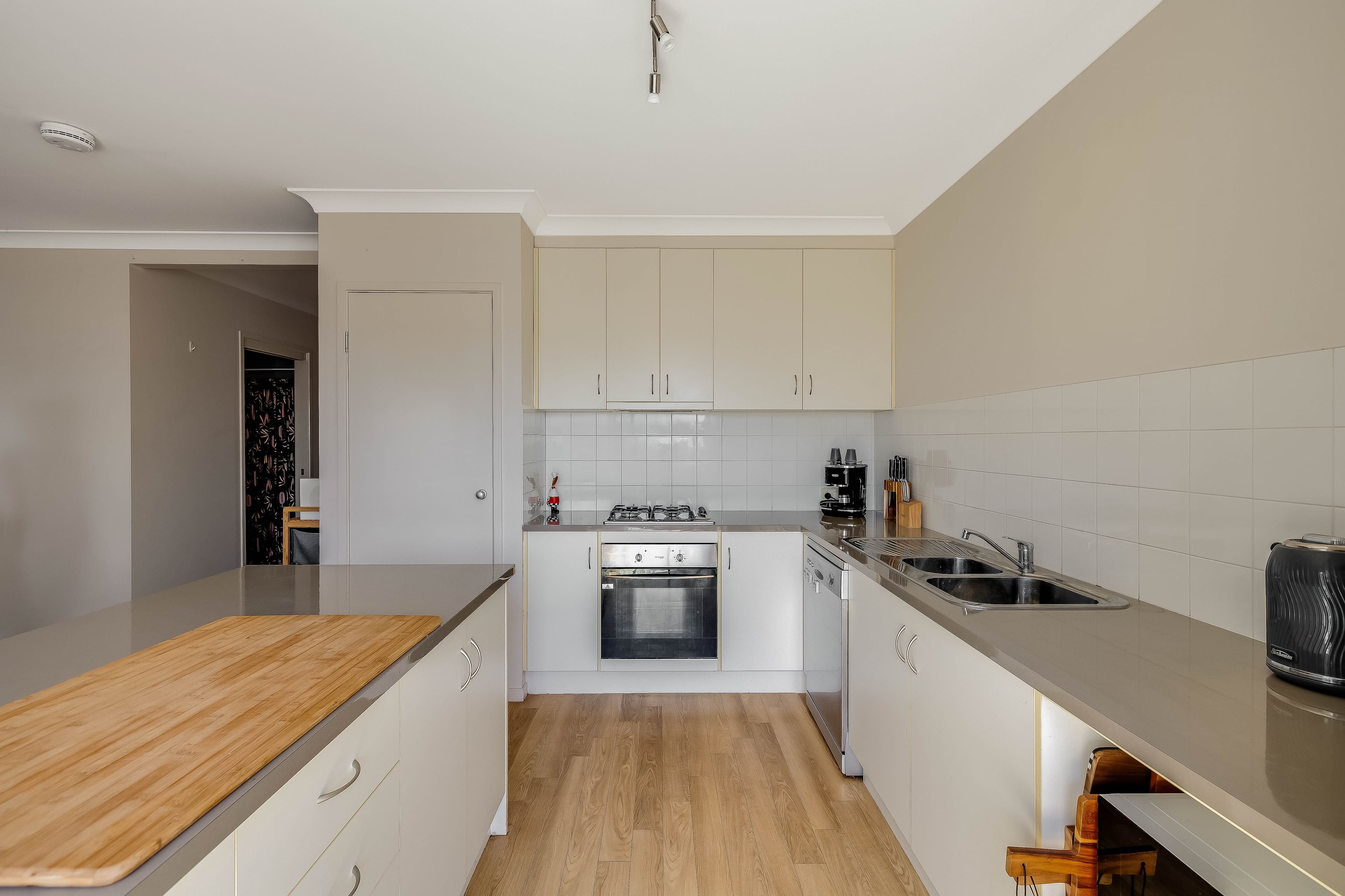 46 Gordon Avenue, Newtown QLD 4350, Newtown - Thumbnail 3