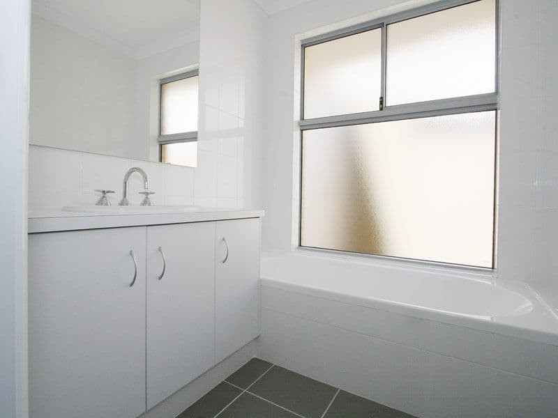 17 Grandis Bend, SOUTHERN RIVER WA 6110, Southern River - Thumbnail 4