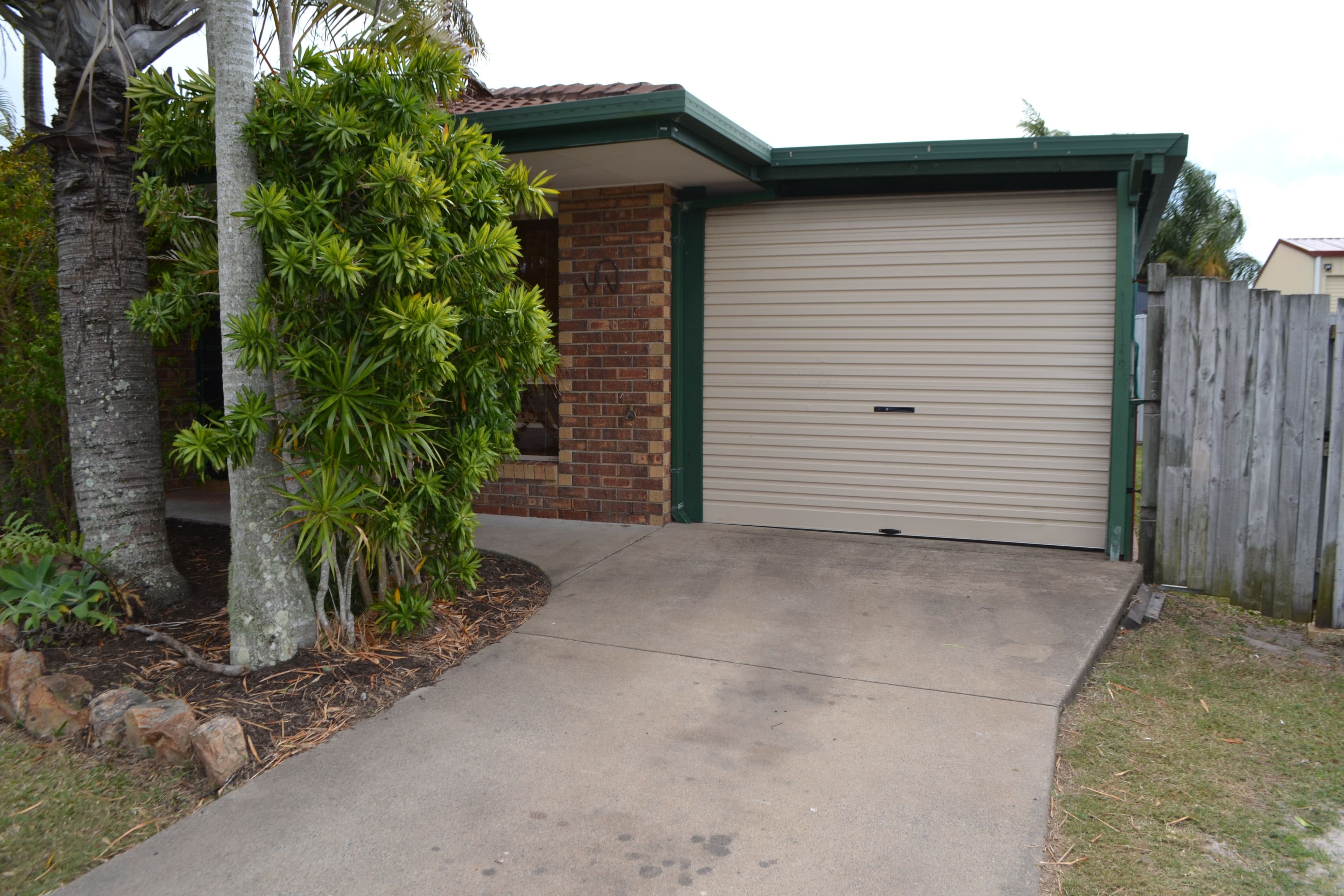 24 Deloraine Avenue, Urangan QLD 4655, Urangan - Thumbnail 4