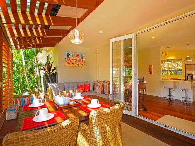 1 Karina Crescent, BROADBEACH WATERS QLD 4218, Broadbeach Waters - Thumbnail 4