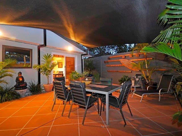 1 Karina Crescent, BROADBEACH WATERS QLD 4218, Broadbeach Waters - Thumbnail 6