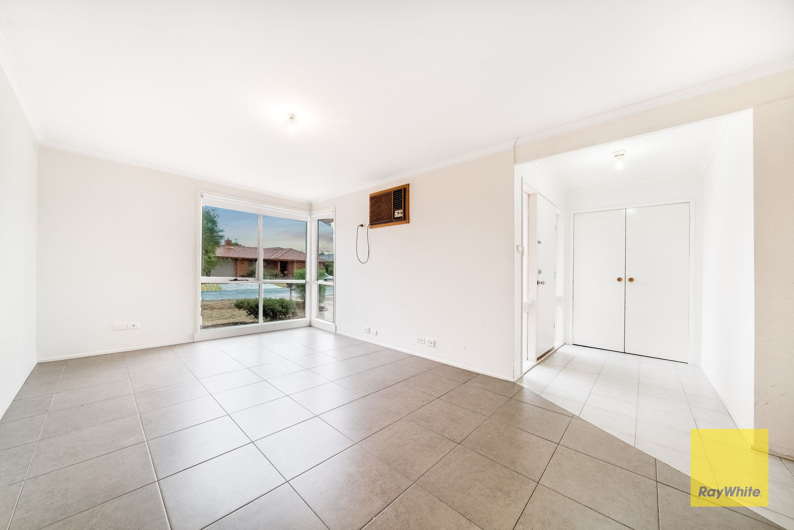 14 Vernon Court, Hoppers Crossing VIC 3029, Hoppers Crossing - Thumbnail 2