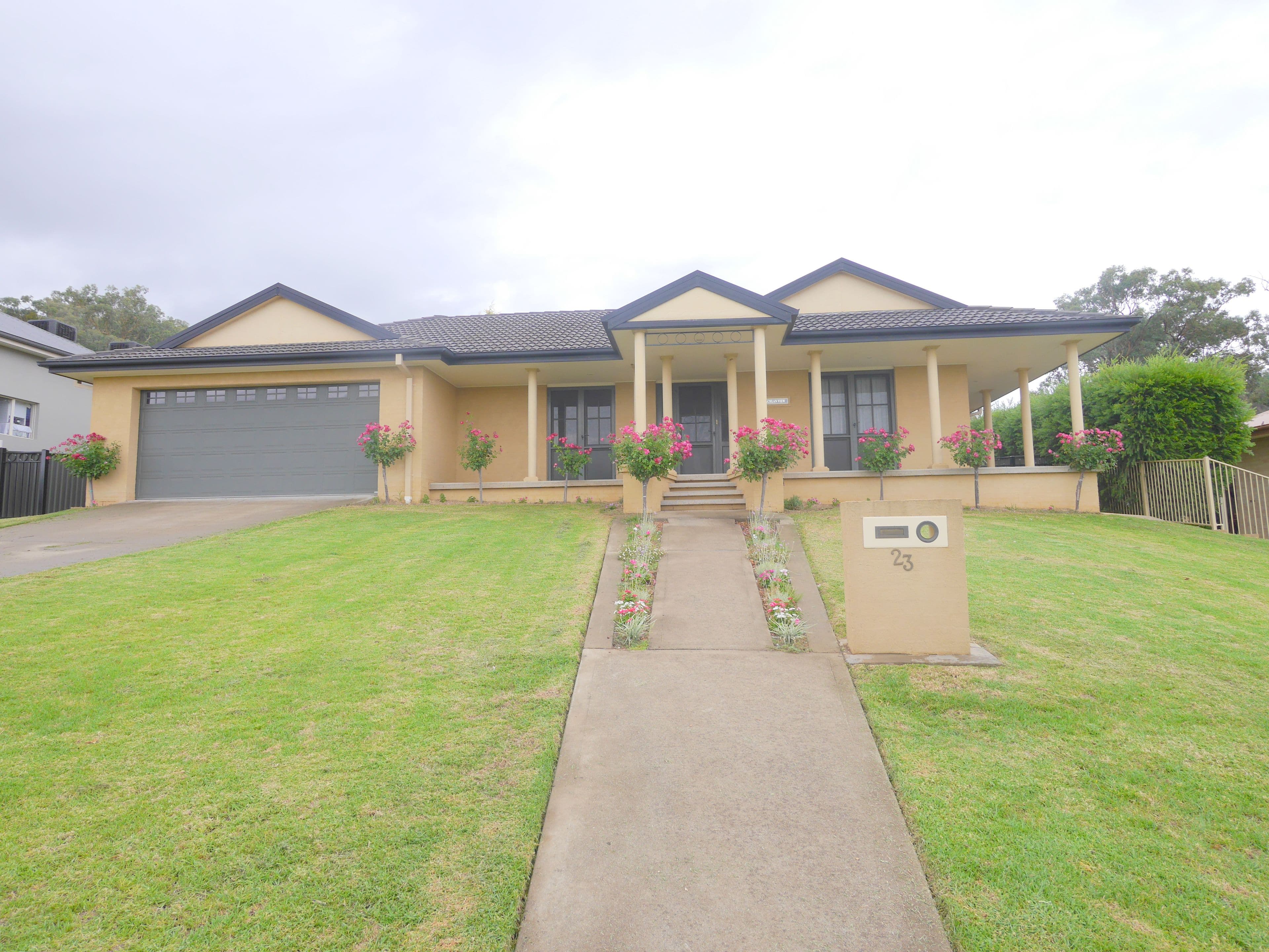 23 London Drive, Cowra - Image 1
