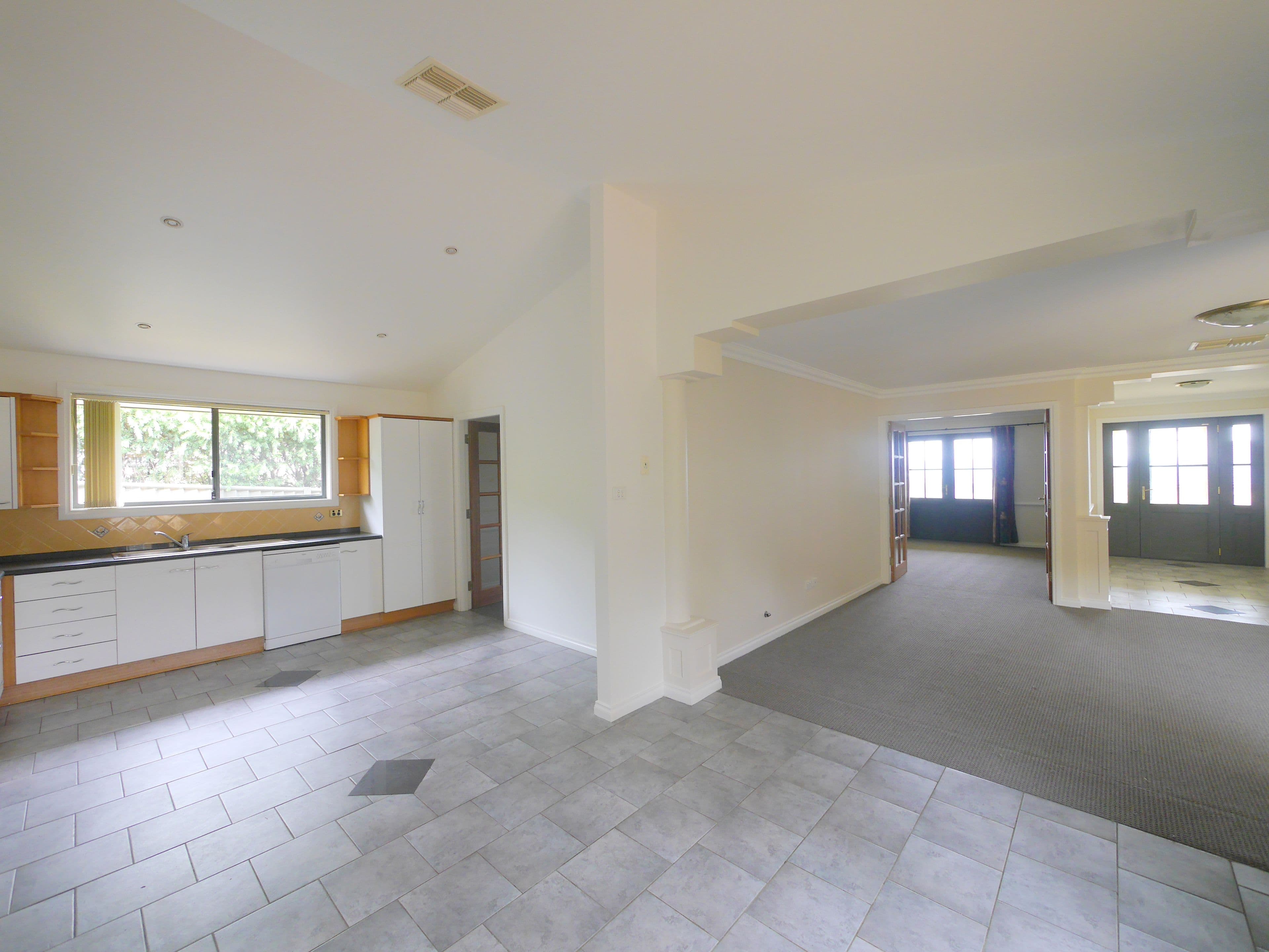 23 London Drive, Cowra - Thumbnail 4