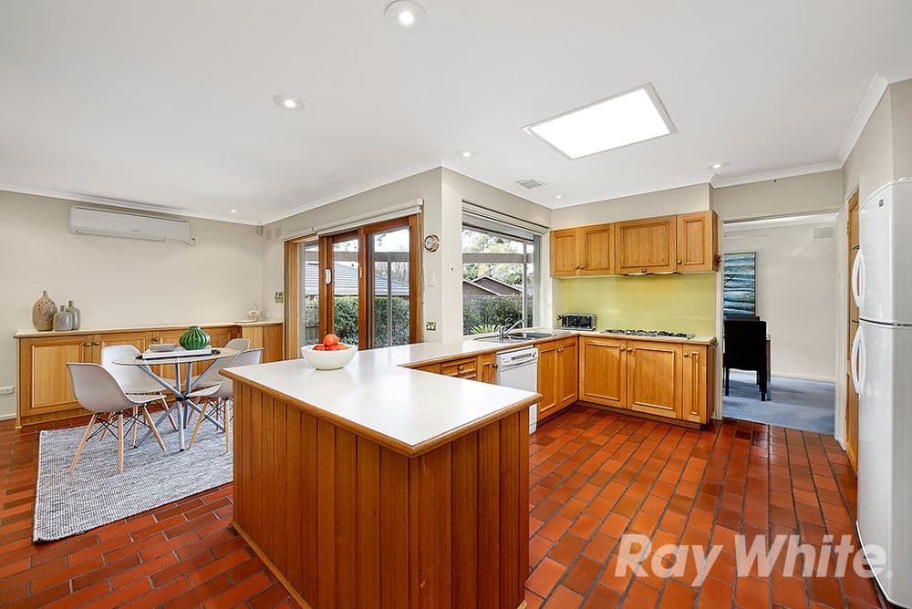 24 Appletree Drive, Glen Waverley VIC 3150, Glen Waverley - Thumbnail 2