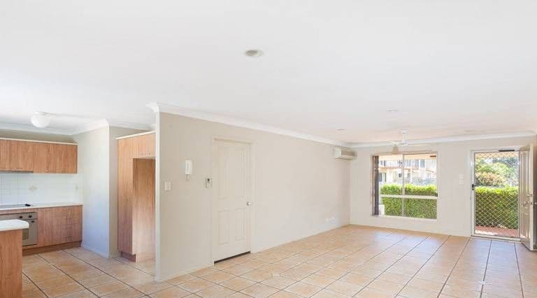 8 Buckingham Place, EIGHT MILE PLAINS QLD 4113, Eight Mile Plains - Thumbnail 4