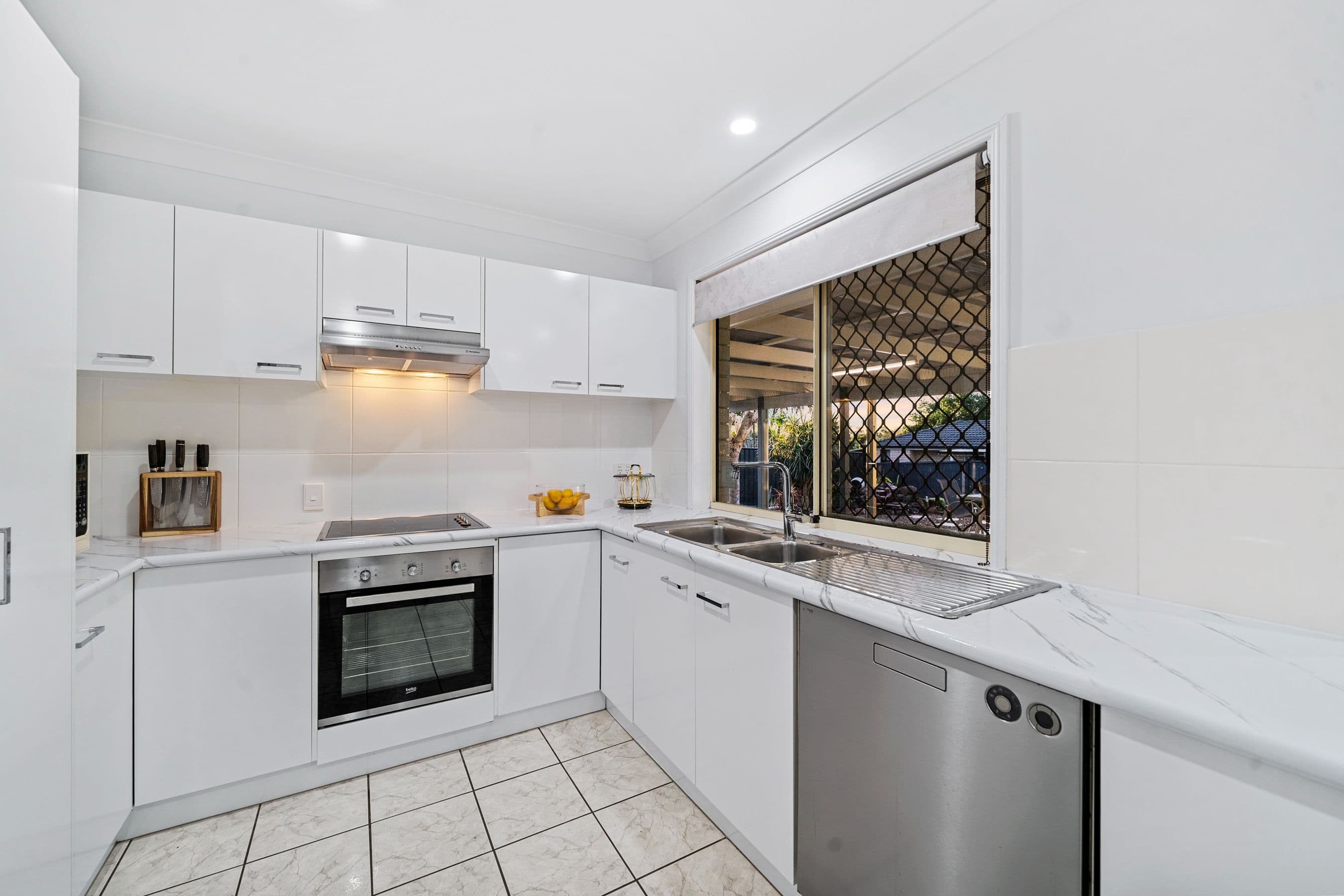 8 Cornwall Close, Heritage Park QLD 4118, Heritage Park - Thumbnail 3