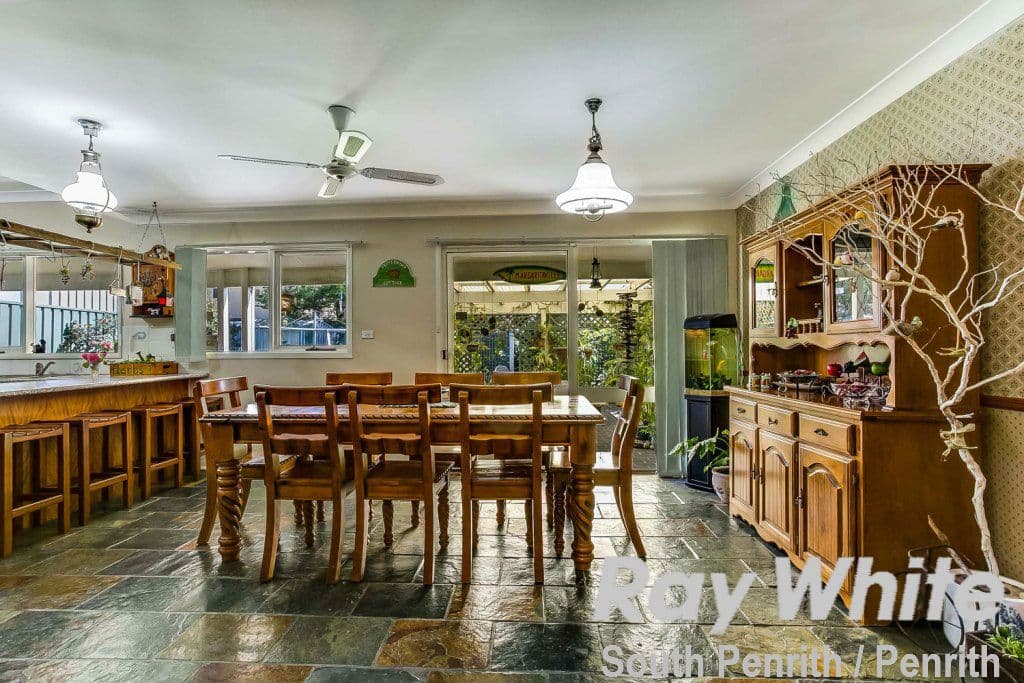 10 Peppermint Crescent, Kingswood - Thumbnail 3
