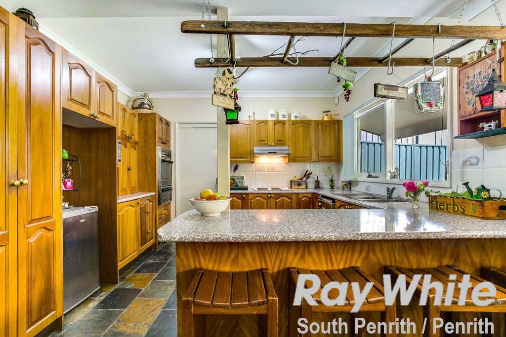 10 Peppermint Crescent, Kingswood - Thumbnail 5