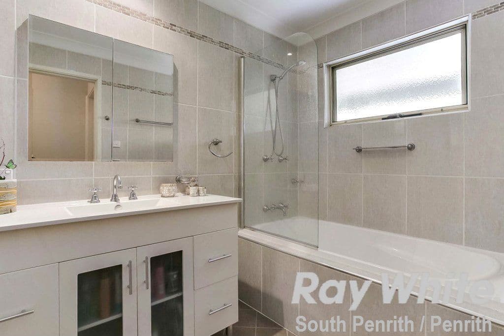10 Peppermint Crescent, Kingswood - Thumbnail 8
