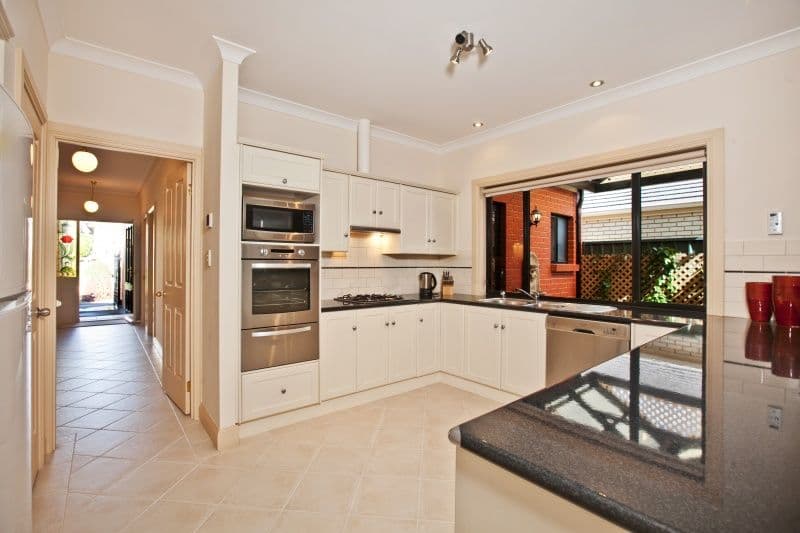 24 Pinnacle Crescent, FLAGSTAFF HILL SA 5159, Flagstaff Hill - Thumbnail 4