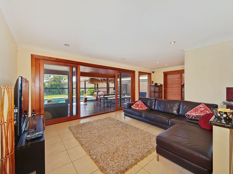 15 Saywell Street, SORRENTO QLD 4217, Sorrento - Thumbnail 2