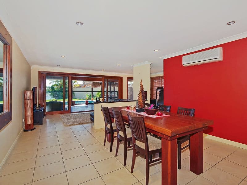 15 Saywell Street, SORRENTO QLD 4217, Sorrento - Thumbnail 4