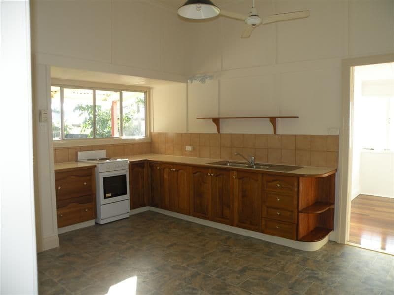 75 Armstrong Street, BERSERKER QLD 4701, Berserker - Thumbnail 3