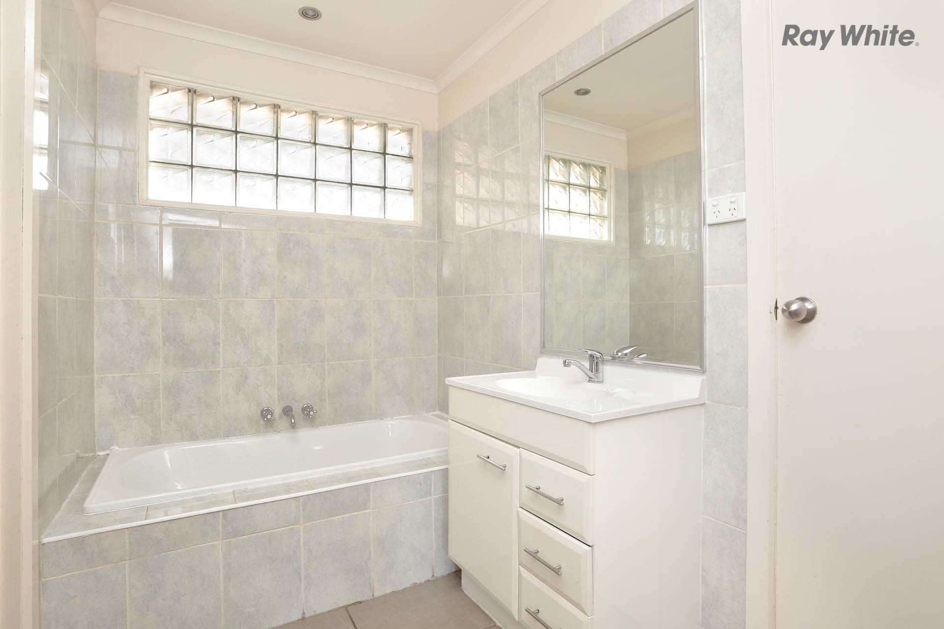 1 Grevillia Court, Altona Meadows VIC 3028, Altona Meadows - Thumbnail 5