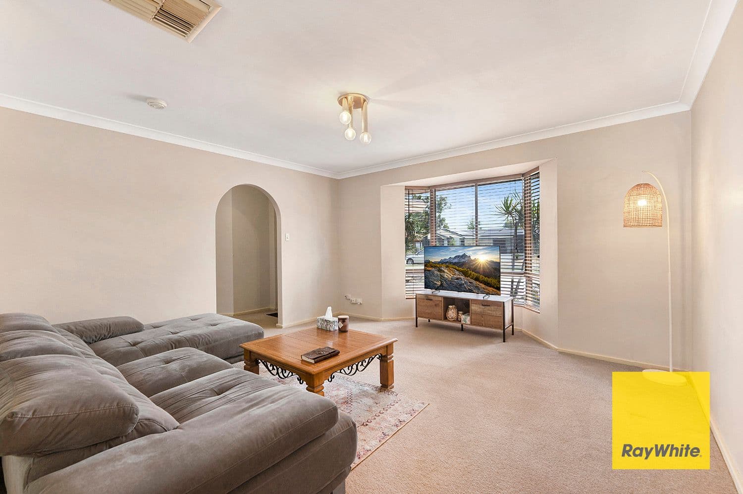 4 Crusader Drive, Thornlie WA 6108, Thornlie - Thumbnail 2