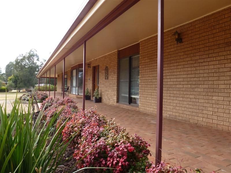 6 Lakeland Drive, DUBBO NSW 2830, Dubbo - Thumbnail 2
