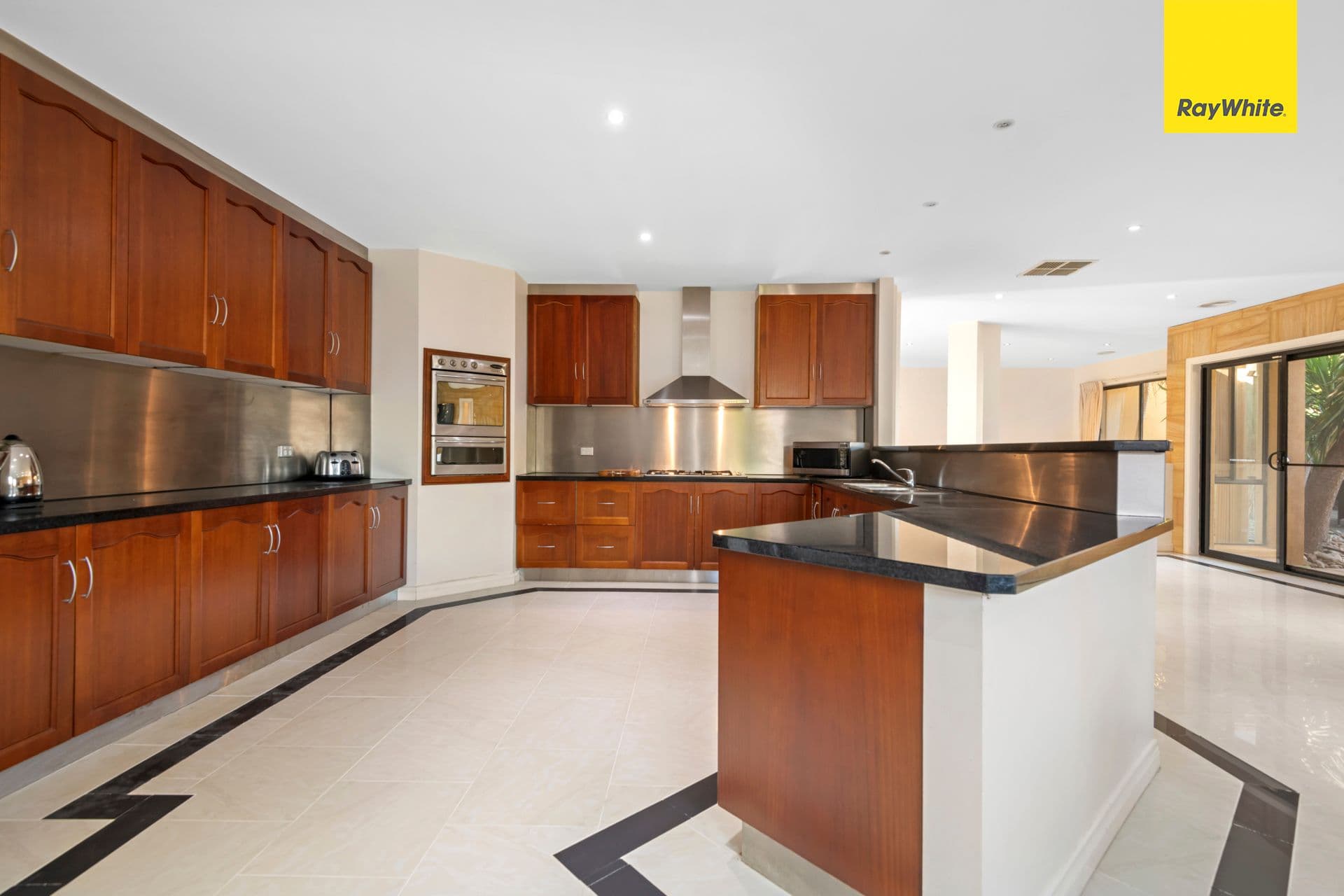 8 Runnymeade Lane, Brookfield VIC 3338, Brookfield - Thumbnail 4