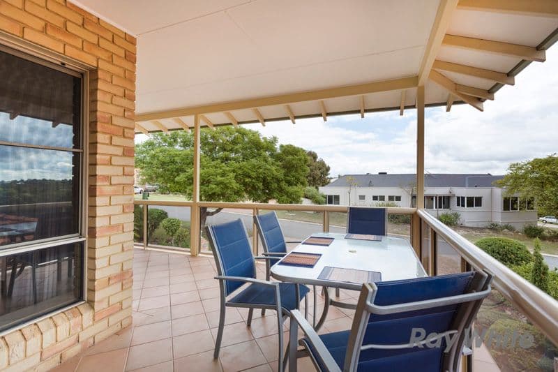 6 Sinclair Crescent, Winthrop WA 6150, Winthrop - Thumbnail 2