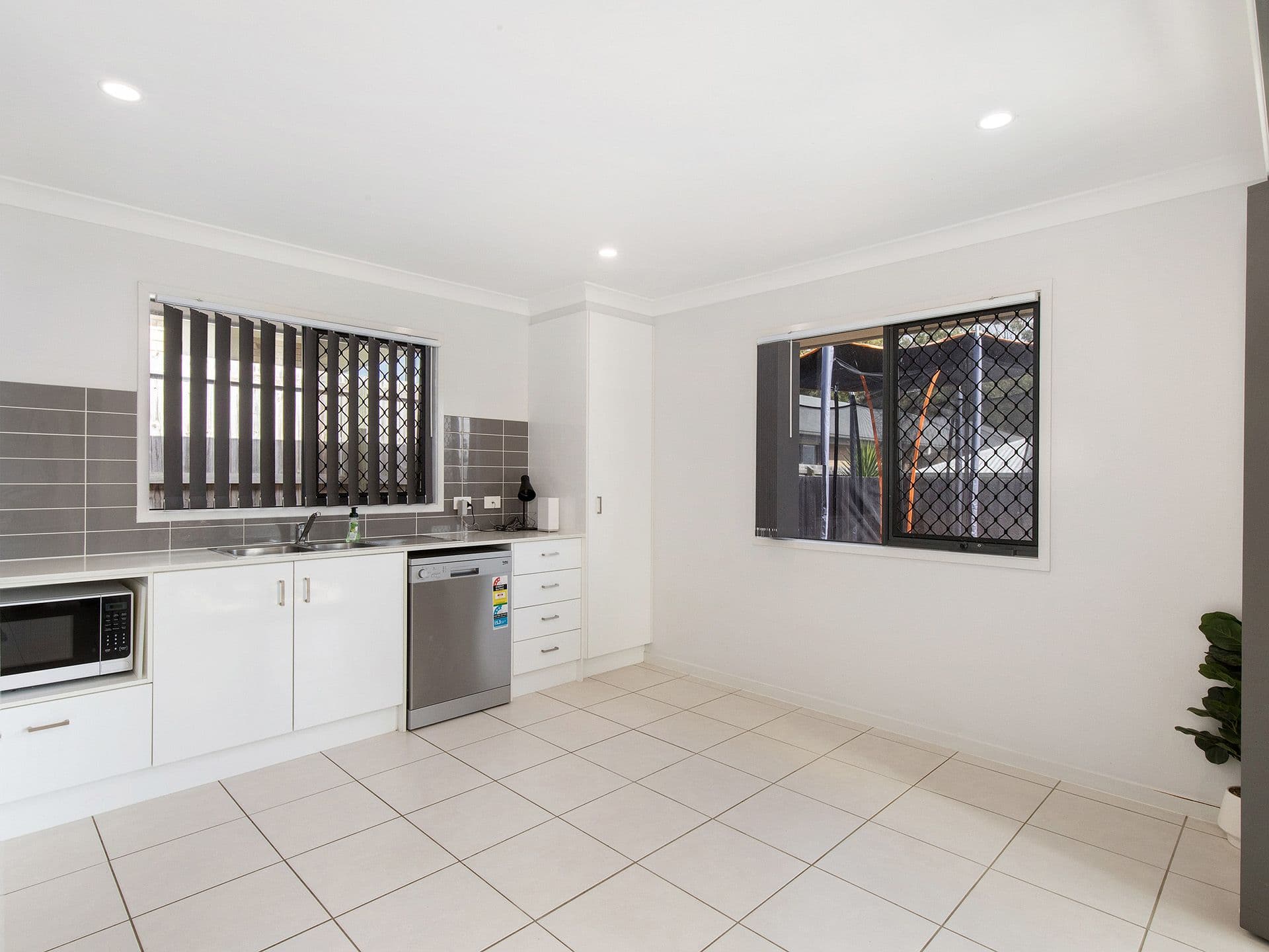 5 Moonstone Street, Pimpama QLD 4209, Pimpama - Thumbnail 2