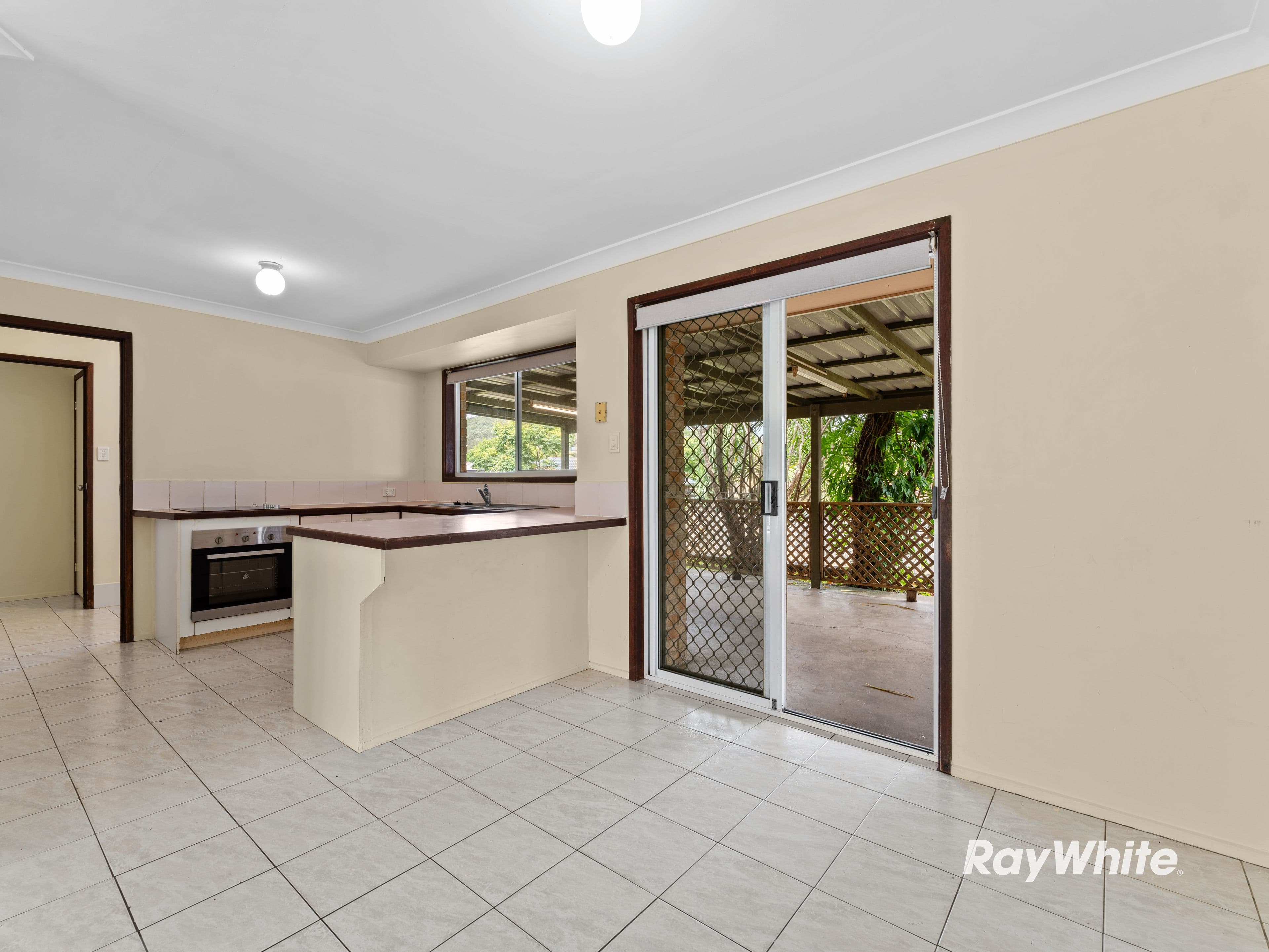 6 Tavuzzi Terrace, Edens Landing QLD 4207, Edens Landing - Thumbnail 5