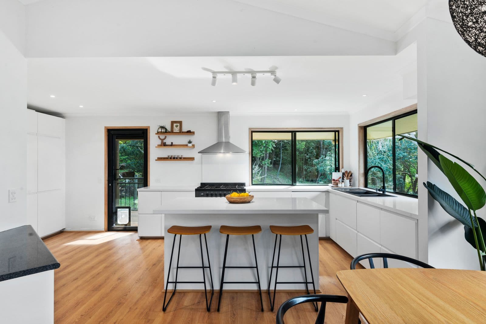 12 Killara Street, Currumbin Waters QLD 4223, Currumbin Waters - Thumbnail 6