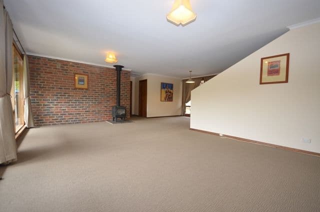 14 Blyth Road, CLARE SA 5453, Clare - Thumbnail 3