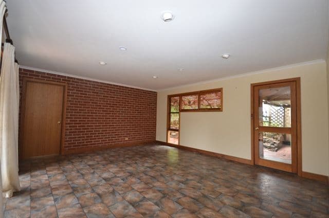 14 Blyth Road, CLARE SA 5453, Clare - Thumbnail 7