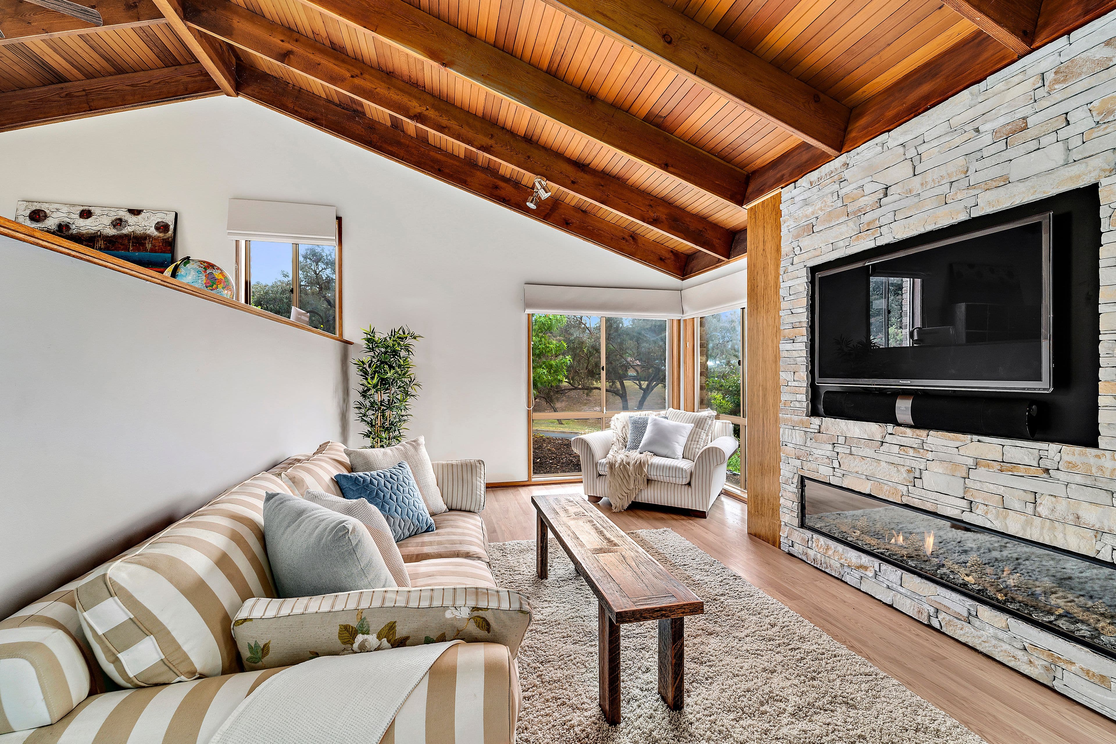 19 Nicklin Crescent, Fadden ACT 2904, Fadden - Thumbnail 2
