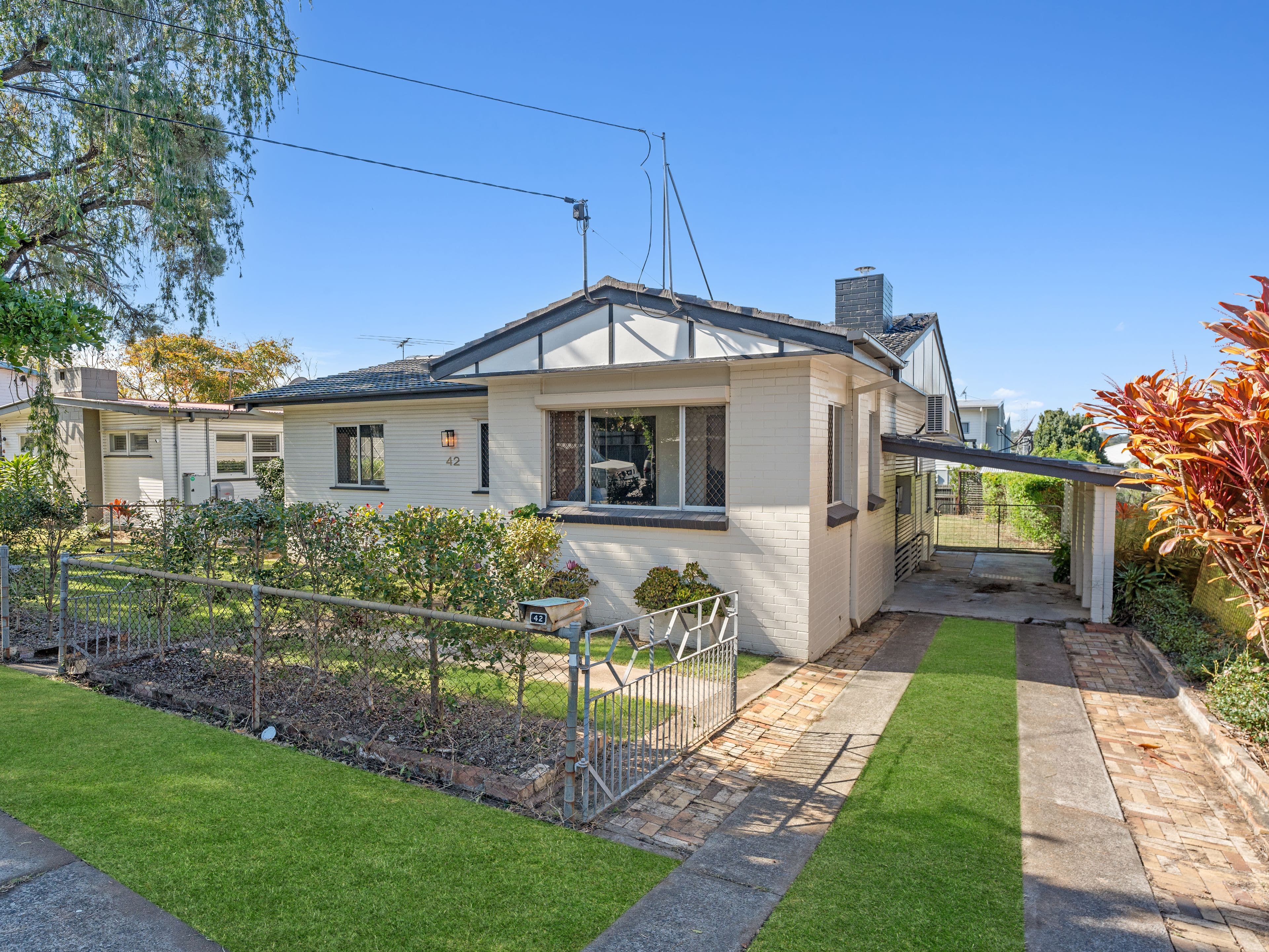 42 Raceview Street, Raceview QLD 4305, Raceview - Thumbnail 2