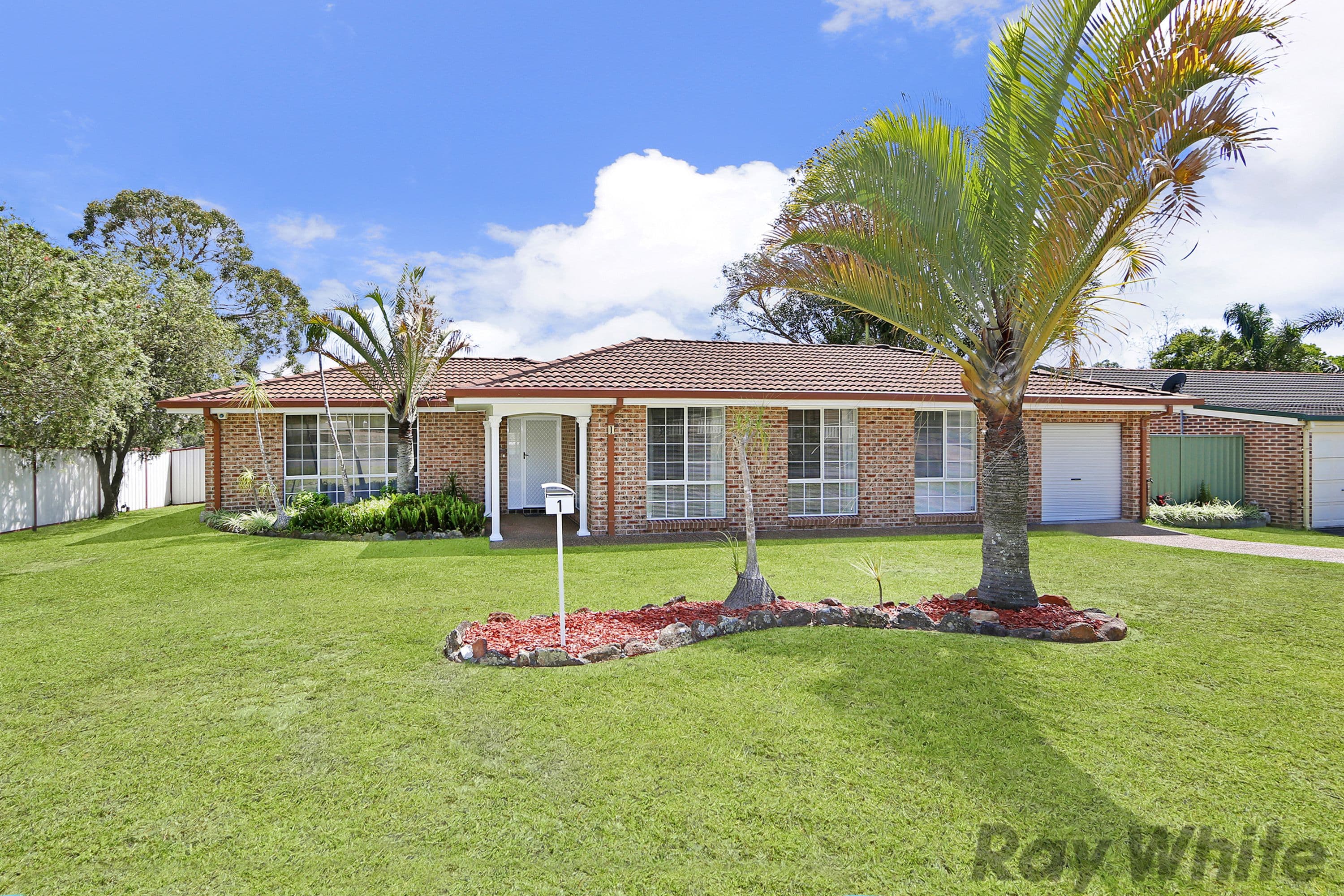 1 Kyooma Close, Buff Point - Image 1