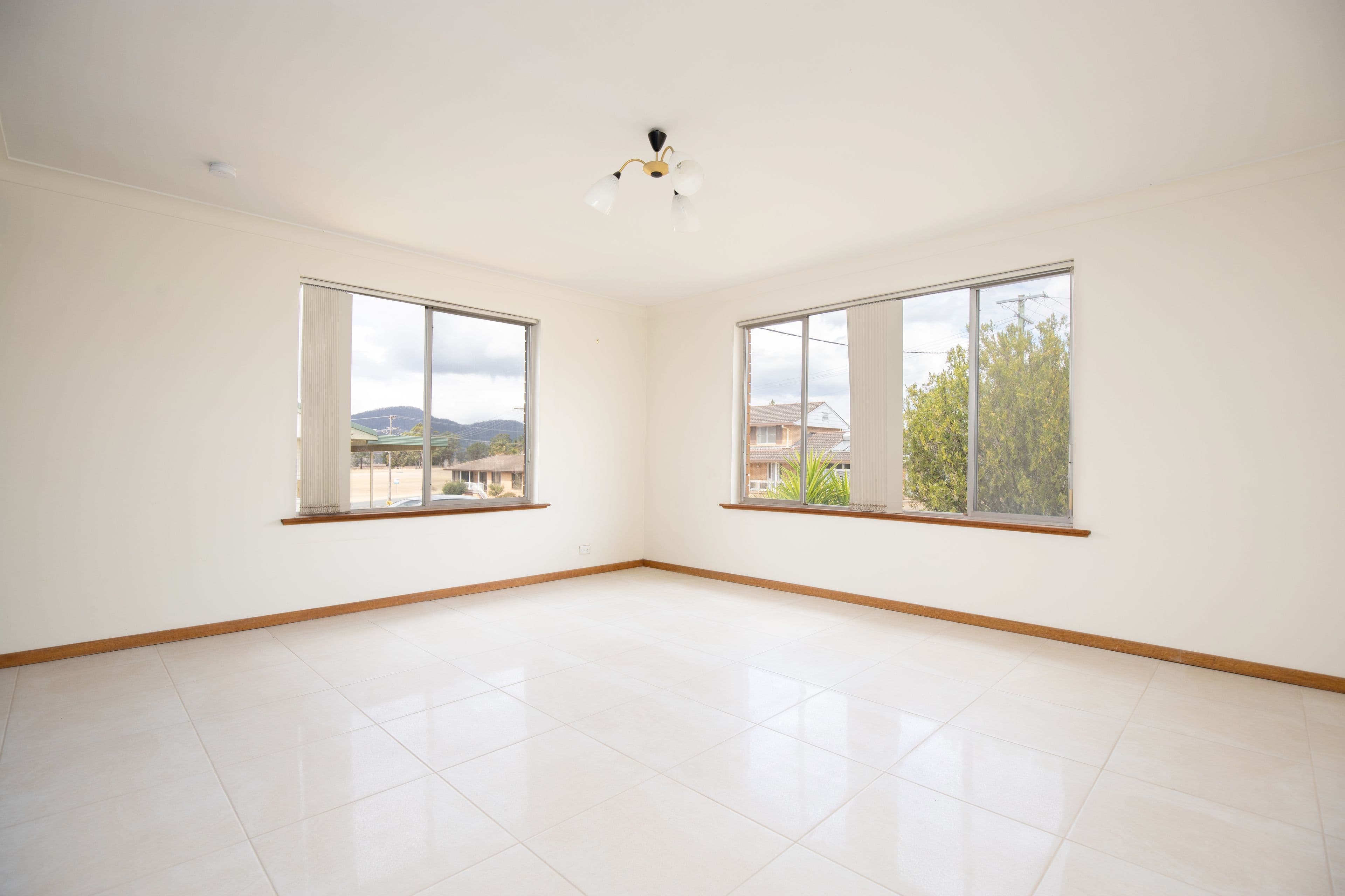 9 Dawson Crescent, Gloucester - Thumbnail 2