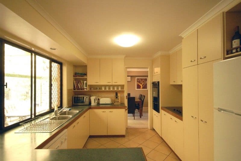 19 Jull Drive, CENTENARY HEIGHTS QLD 4350, Centenary Heights - Thumbnail 4