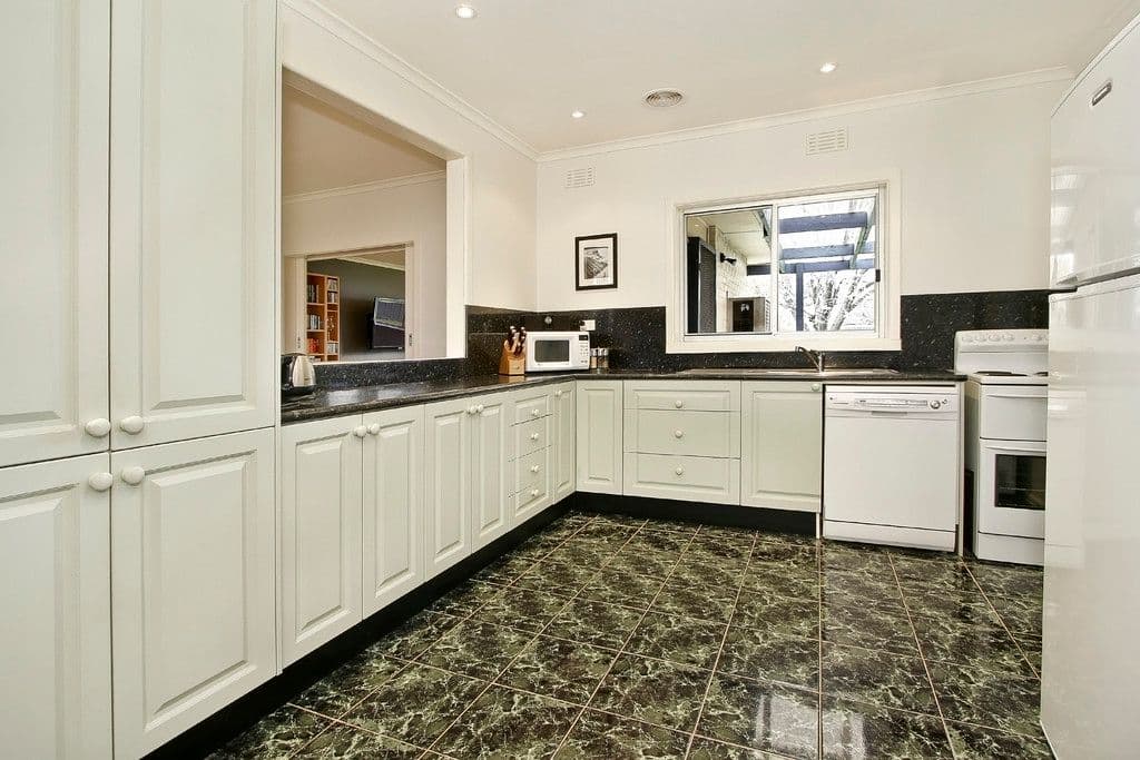 7 Cinerea Avenue, FERNTREE GULLY VIC 3156, Ferntree Gully - Thumbnail 4