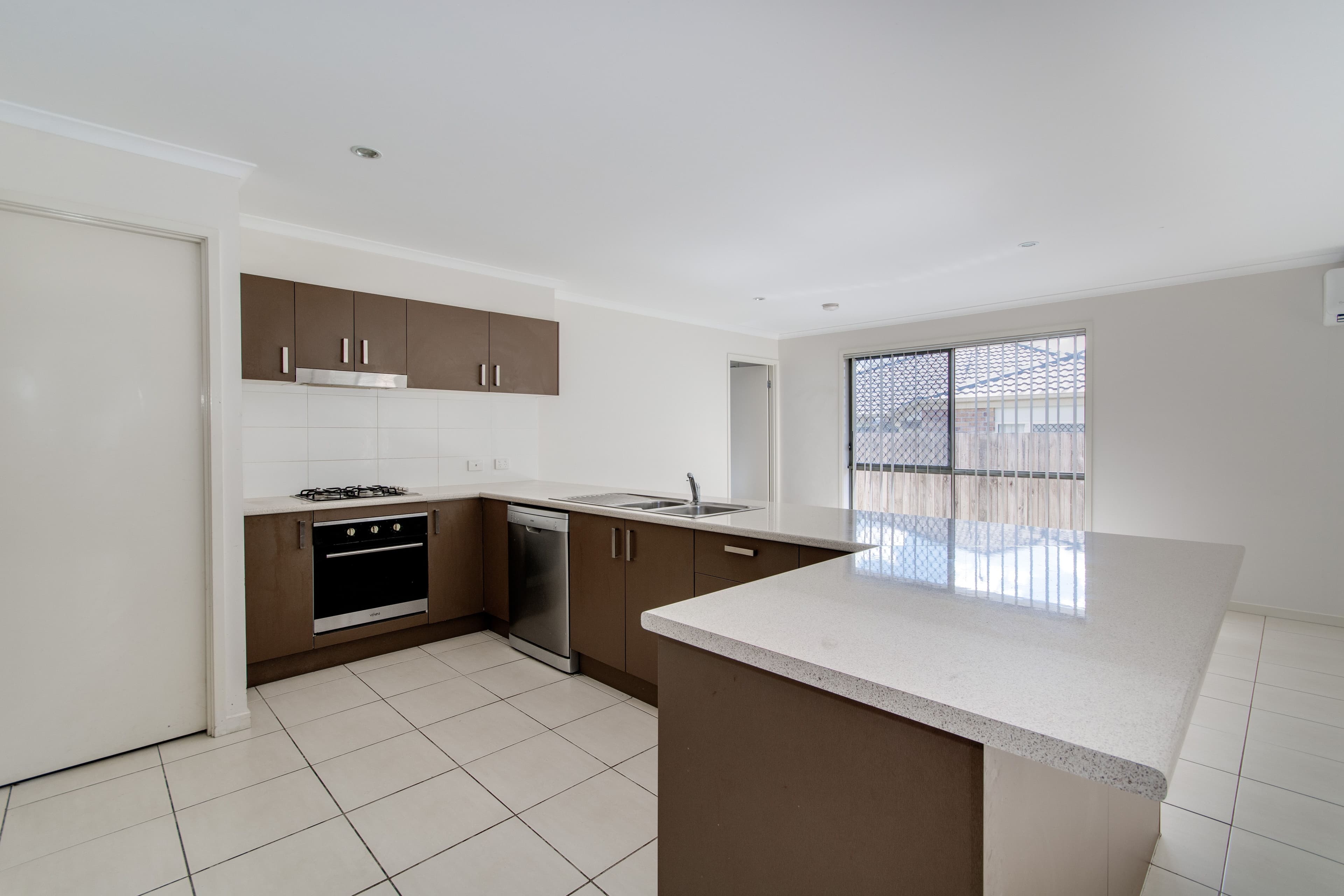 20 Valuniu Place, Boronia Heights QLD 4124, Boronia Heights - Thumbnail 3