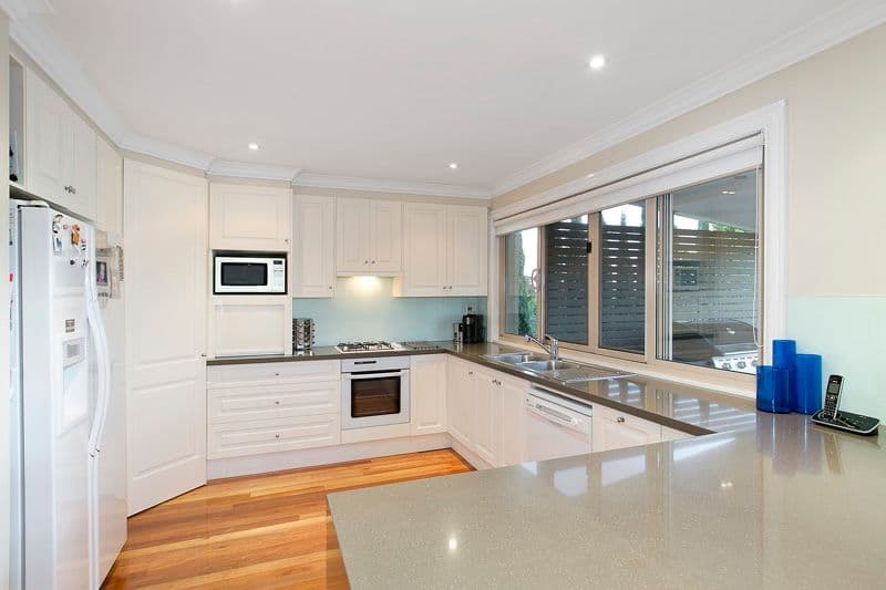 61 Craig Hill Drive, WHEELERS HILL VIC 3150, Wheelers Hill - Thumbnail 3