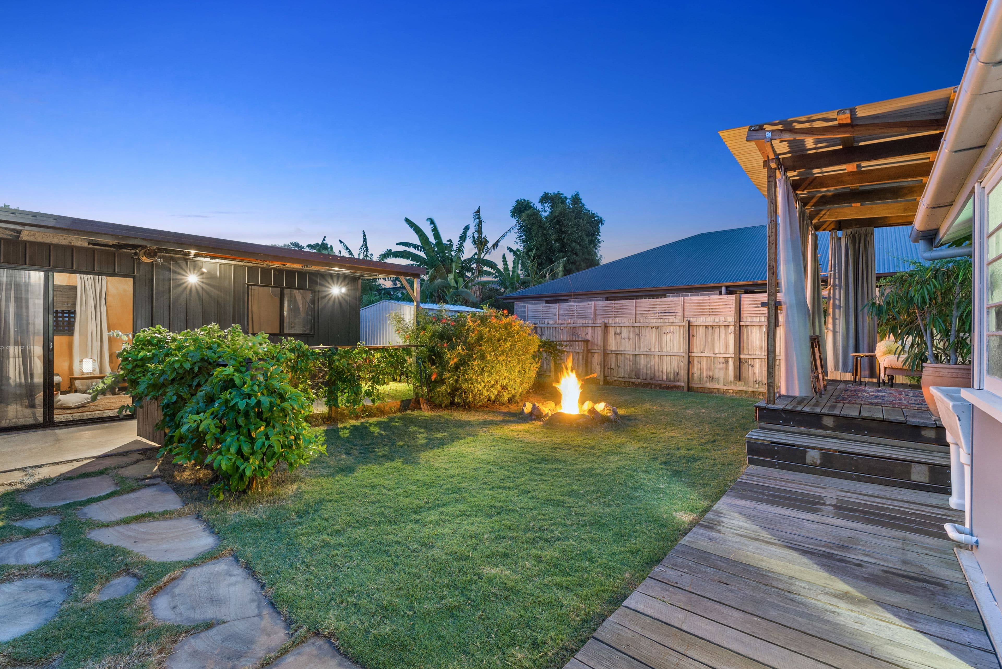 19 ELIZABETH Avenue, Clontarf QLD 4019, Clontarf - Thumbnail 2