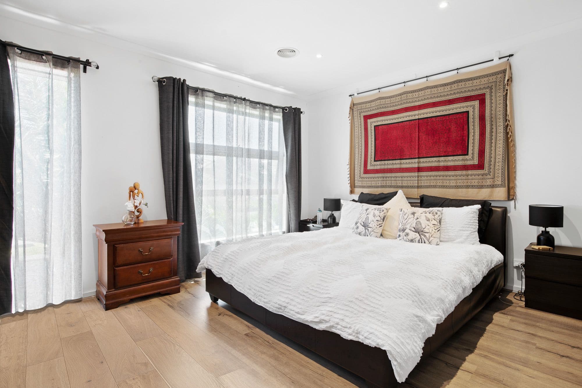 3 Razorbill Terrace, Werribee VIC 3030, Werribee - Thumbnail 2