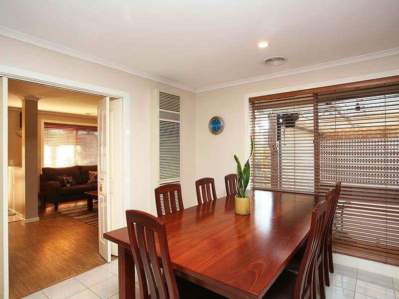 4 Adelong Court, BERWICK VIC 3806, Berwick - Thumbnail 4