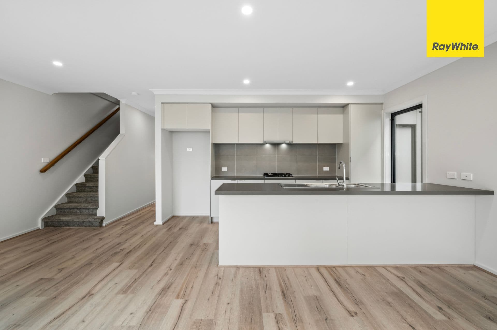 1 Greenpoint Drive, Rockbank VIC 3335, Rockbank - Thumbnail 5