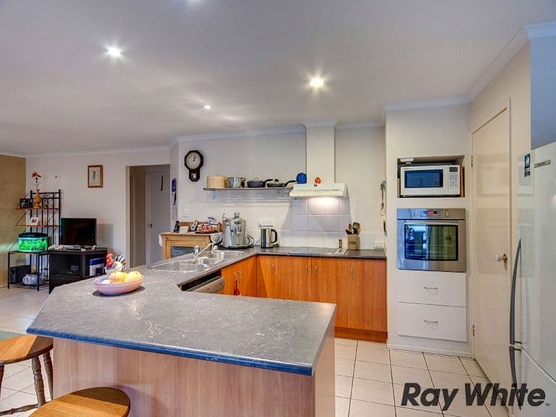 4 Jones Place, ARANA HILLS QLD 4054, Arana Hills - Thumbnail 2