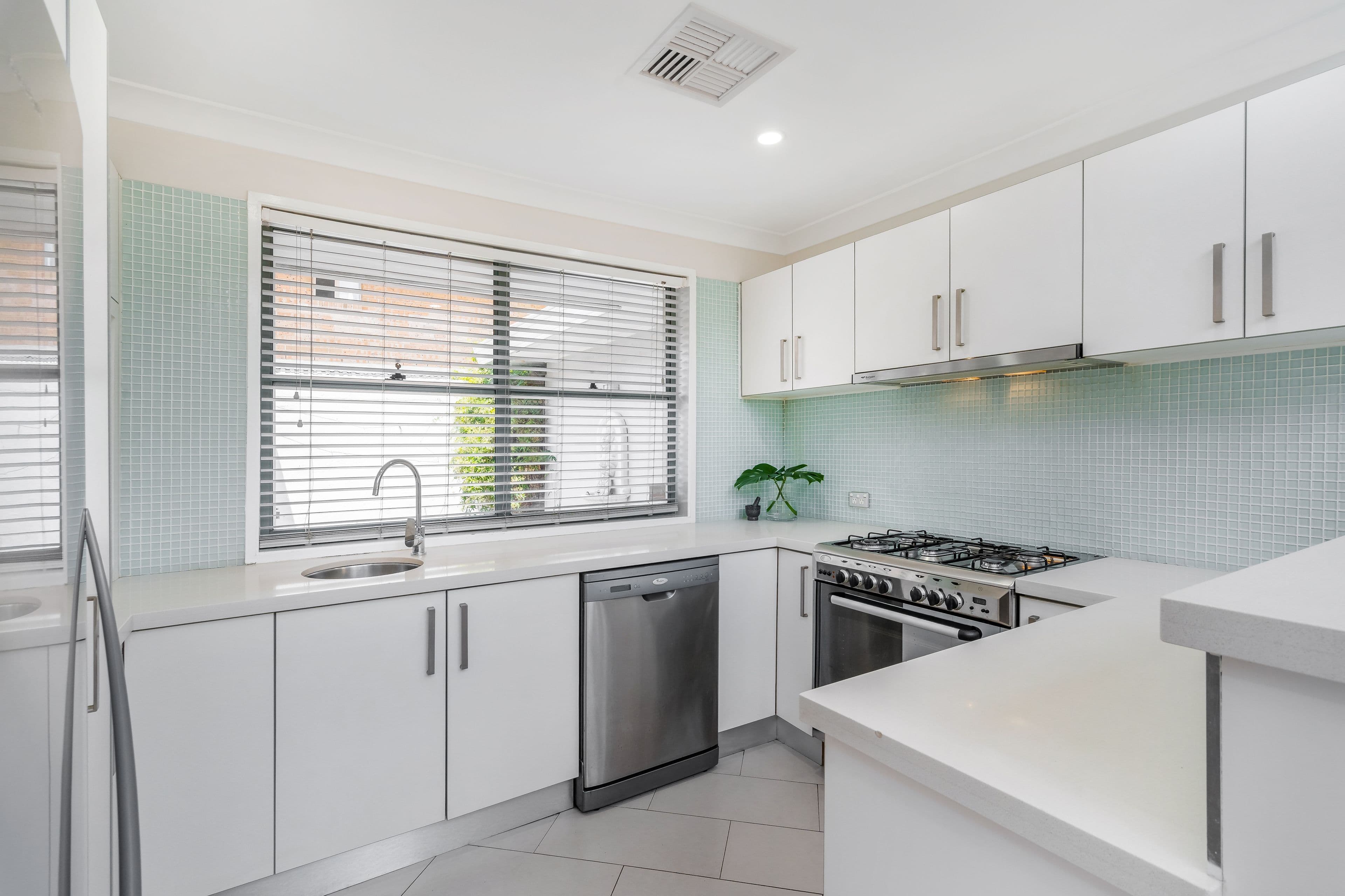 5 Watts Place, West Hoxton NSW 2171, West Hoxton - Thumbnail 8