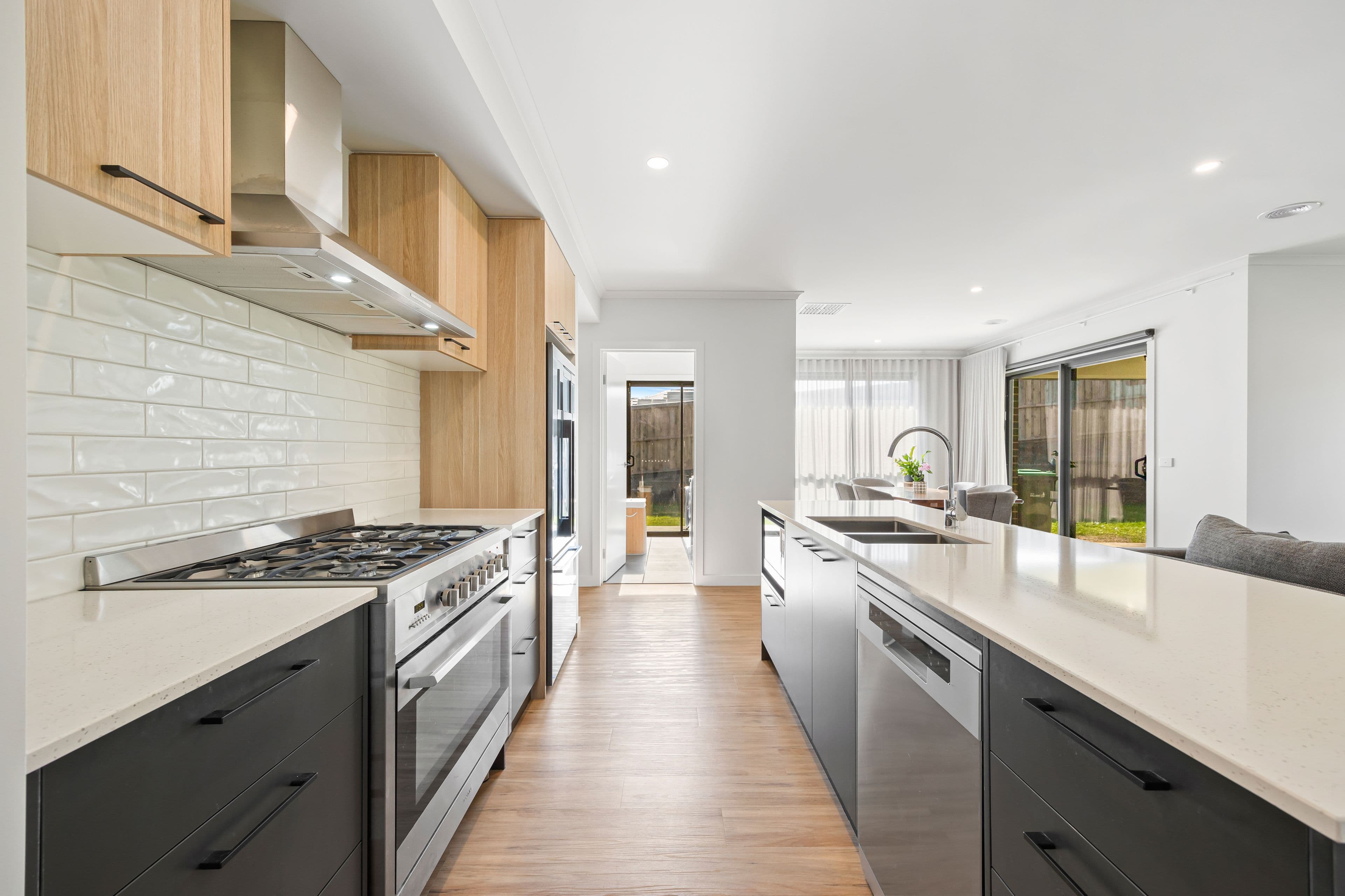 10 Brownlee Boulevard, WINTER VALLEY VIC 3358, Winter Valley - Thumbnail 2