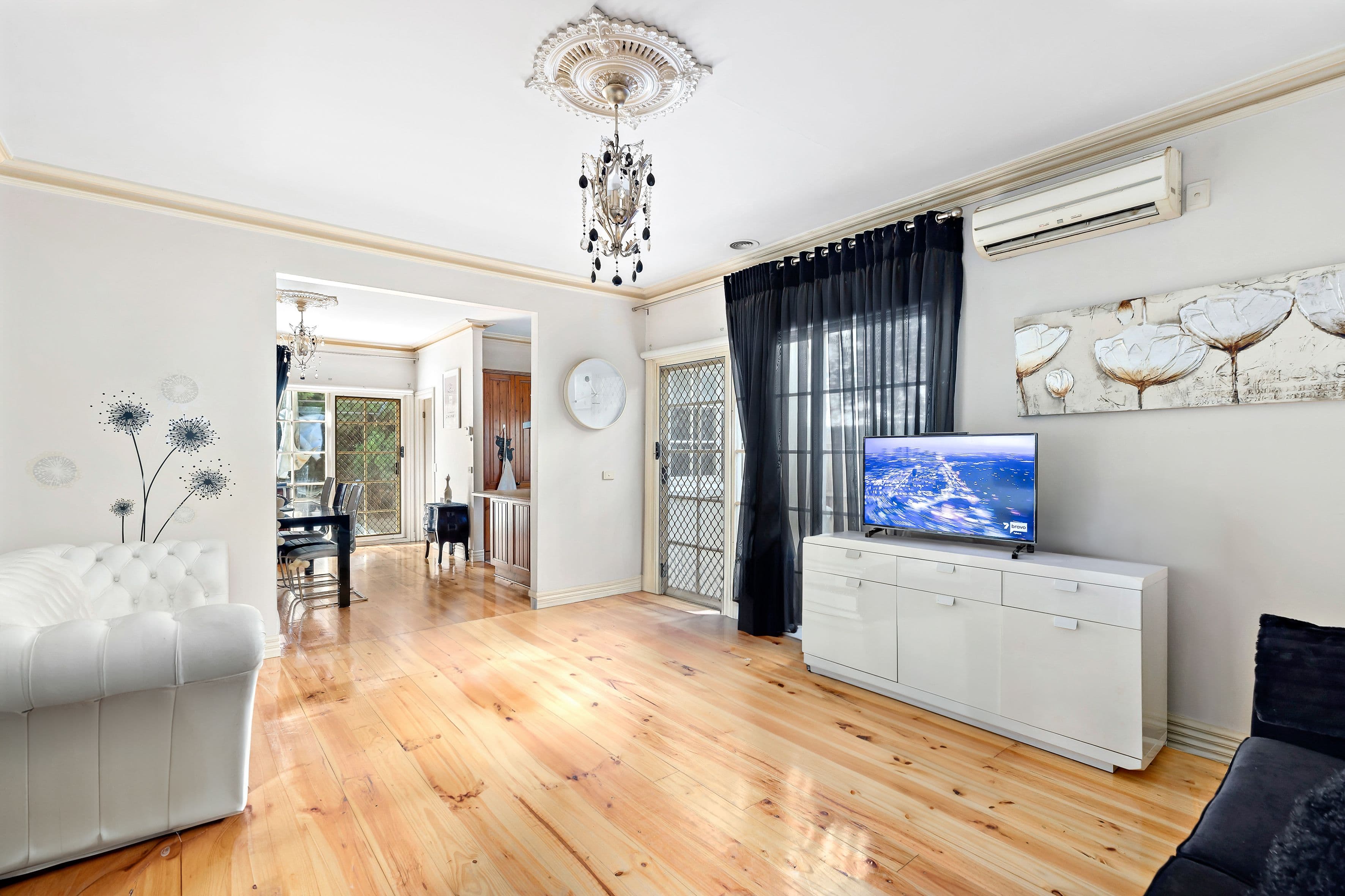 11 Acacia Grove, Pascoe Vale South VIC 3044, Pascoe Vale South - Thumbnail 2