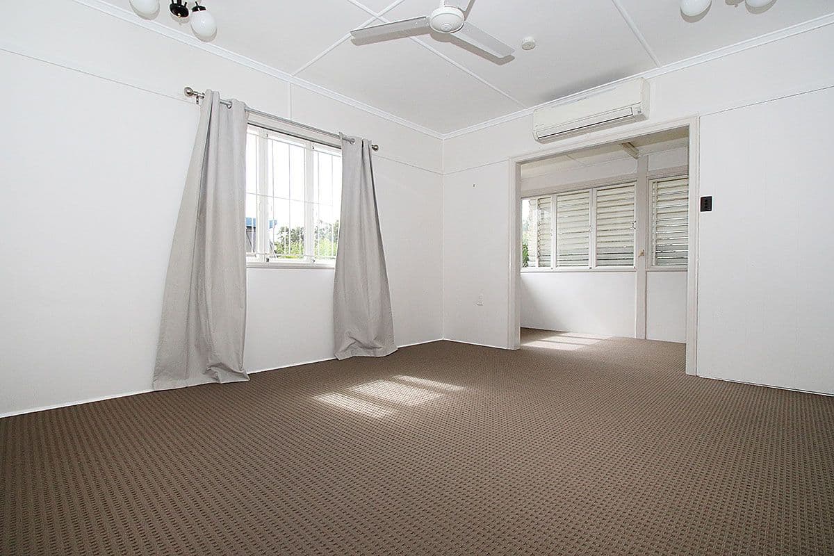 30 Grenadier Circle, Ebbw Vale QLD 4304, Ebbw Vale - Thumbnail 5