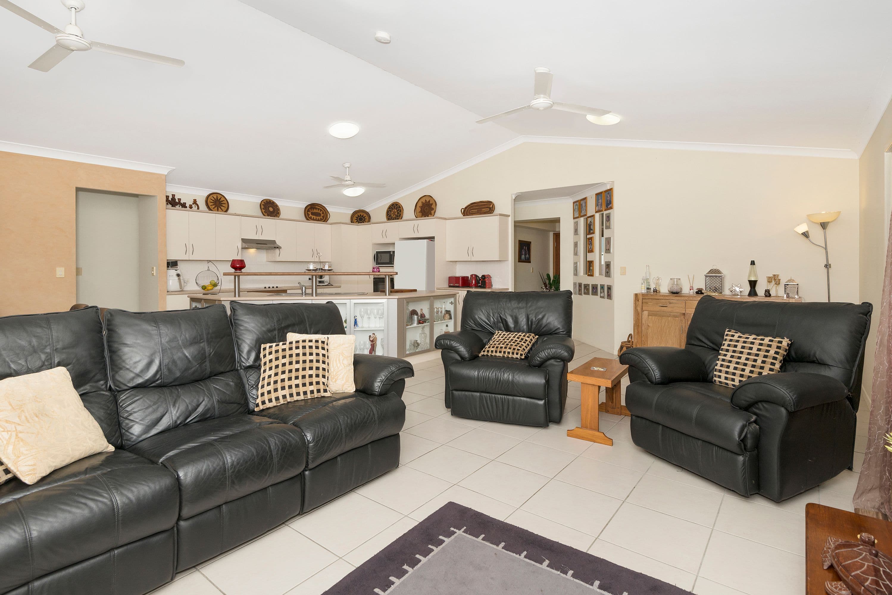 19 Monte Visto Court, Mount Louisa QLD 4814, Mount Louisa - Thumbnail 3