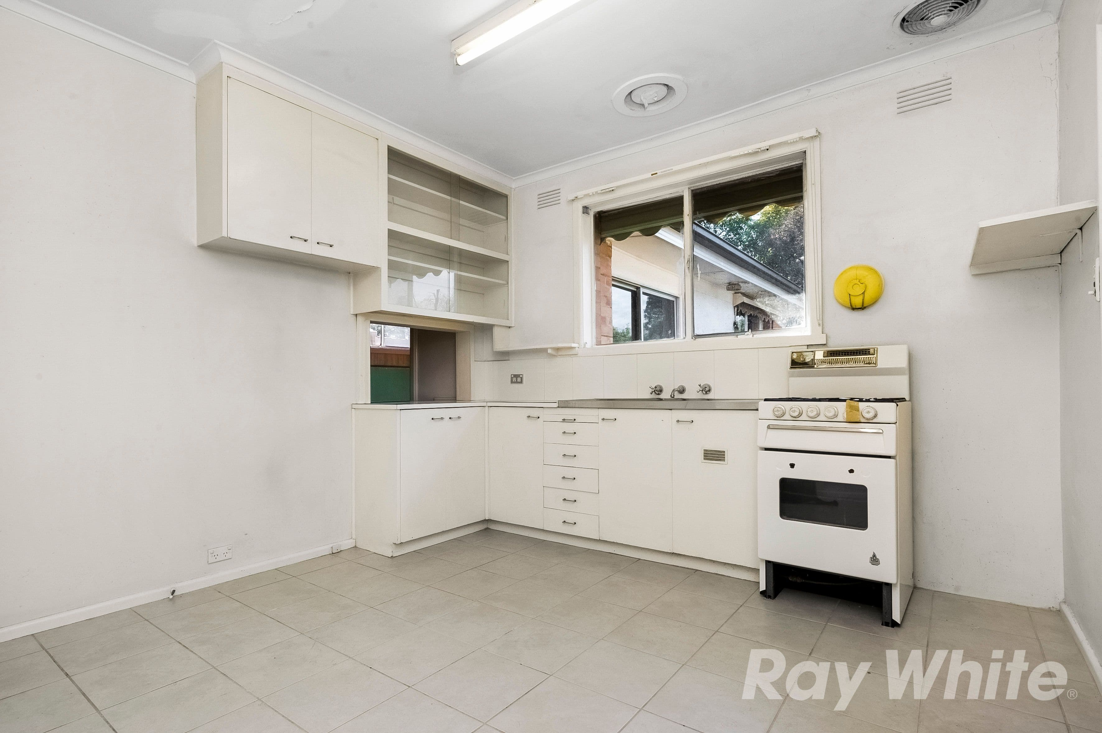 17 Redfern Crescent, Mulgrave VIC 3170, Mulgrave - Thumbnail 2