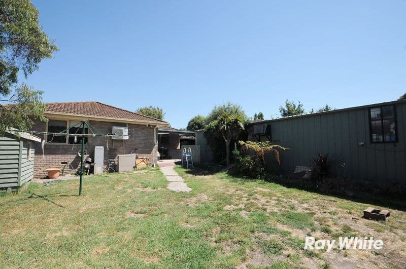 25 Marklin Street, CRANBOURNE VIC 3977, Cranbourne - Thumbnail 3