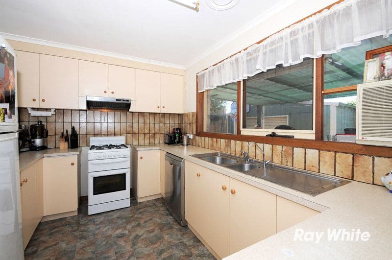 25 Marklin Street, CRANBOURNE VIC 3977, Cranbourne - Thumbnail 6