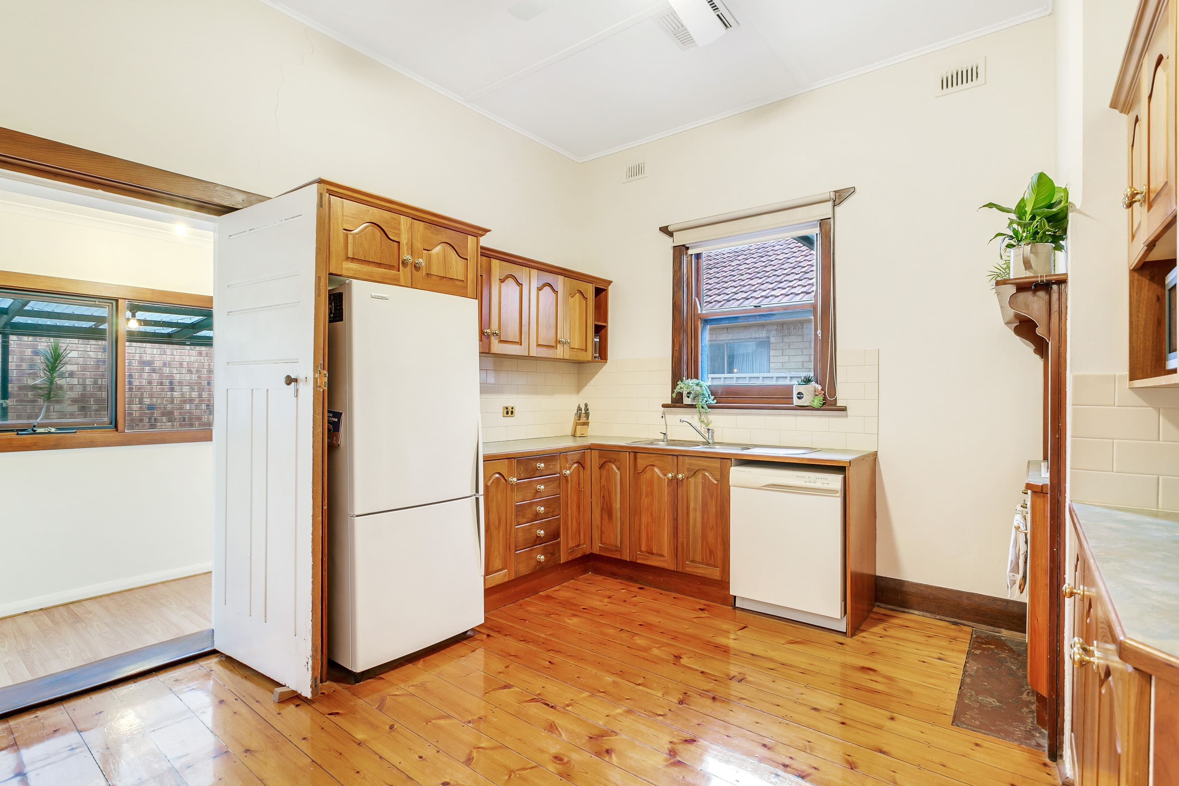 10 Owen Street, Seaton SA 5023, Seaton - Thumbnail 7